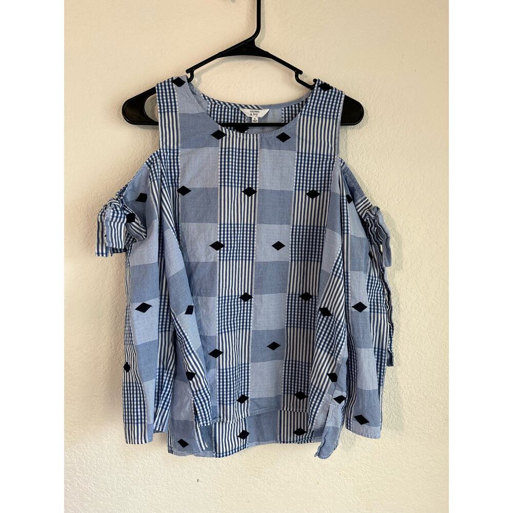Crown & Ivy Blue White Cold Shoulder Round Neck Diamond Print Top Size Medium - Picture 5 of 12